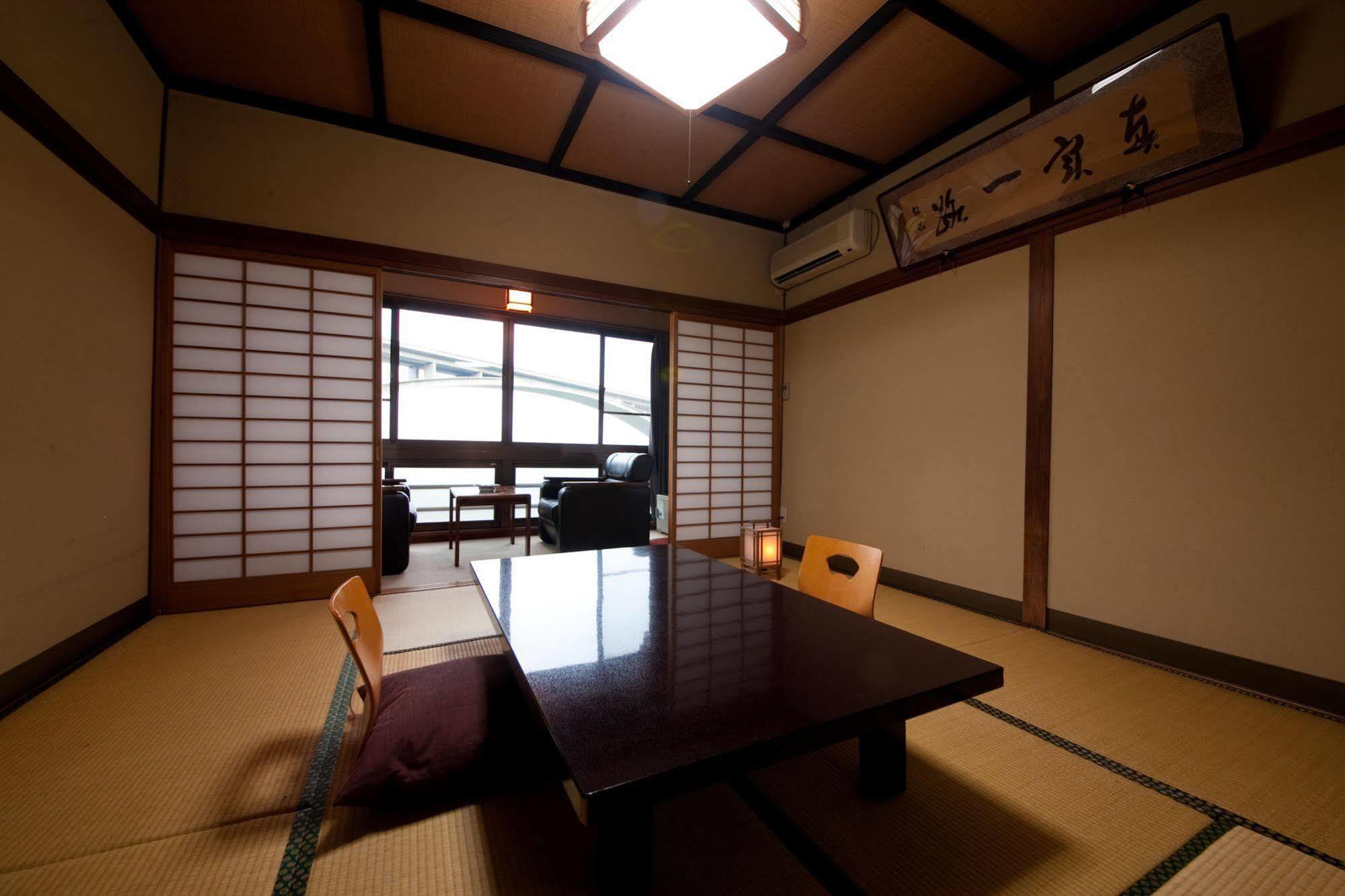 Okamotoya Hotel Beppu Buitenkant foto